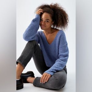 Kendal + Kylie fuzzy ribbed sweater 🪻